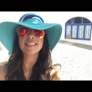 Meet your Posher, Christina